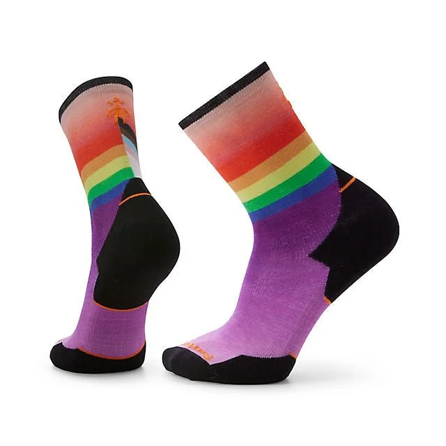 RUN PRIDE PROGRESS PRINT CREW SOCKS