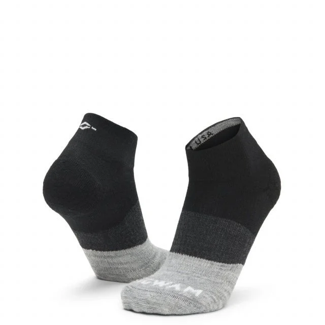 TRAIL JUNKIE LIGHTWEIGHT 1/4 SOCKS