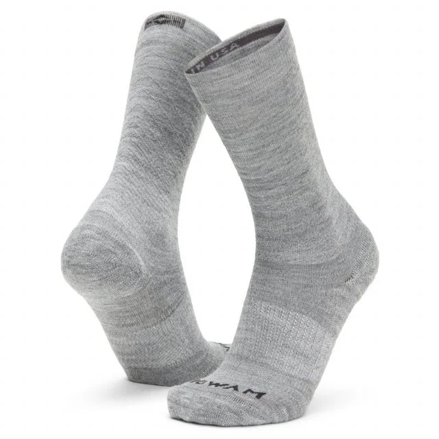 AXIOM LIGHTWEIGHT CREW SOCKS