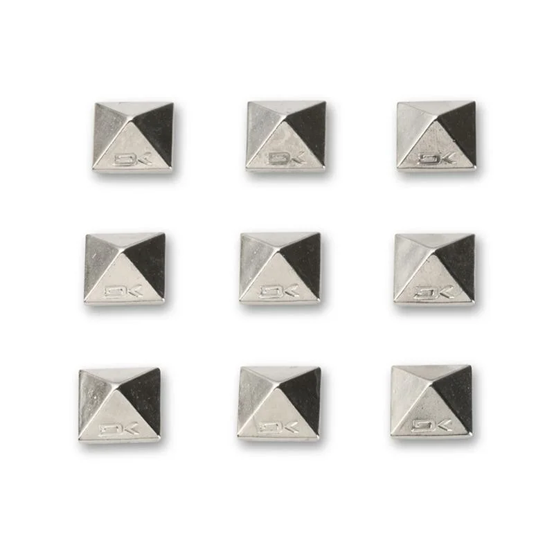 Dakine Pyramid Studs Chrome